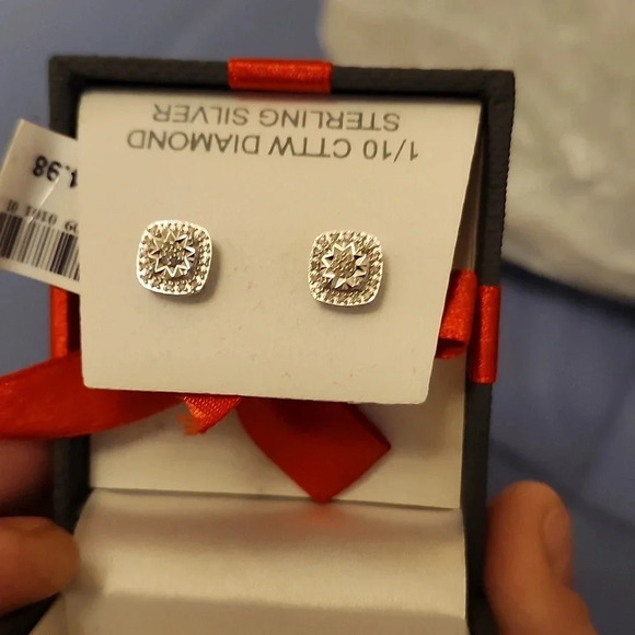 1/10 CTTW Diamond Sterling silver earrings - Picture 10 of 10